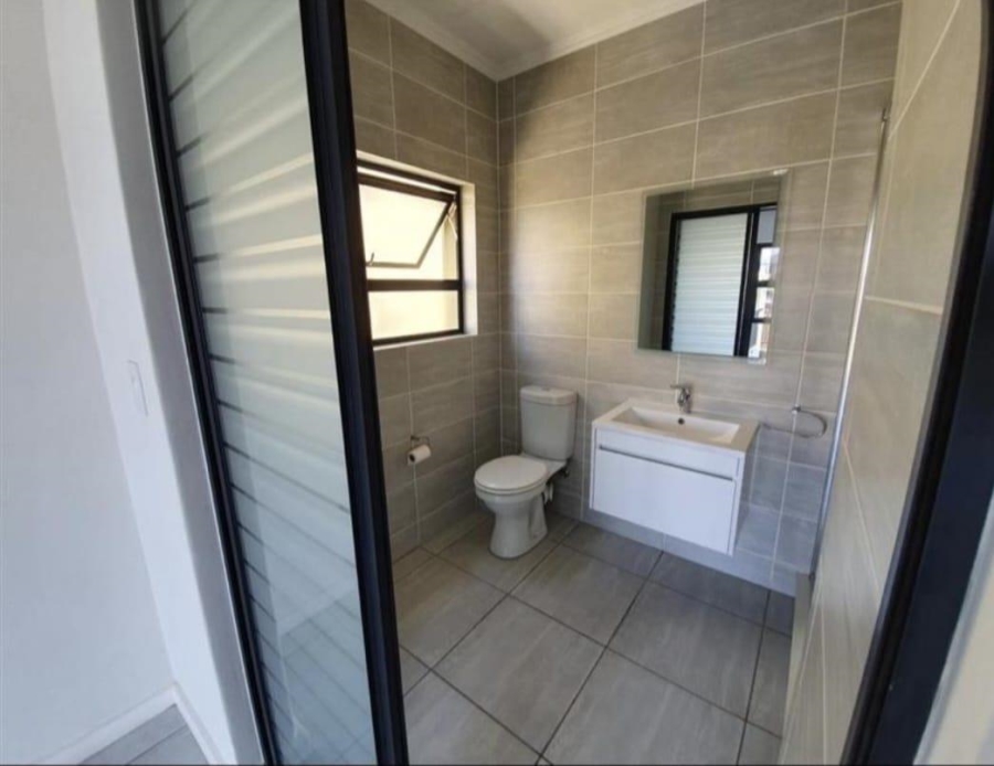 To Let 2 Bedroom Property for Rent in Waterfall Gauteng