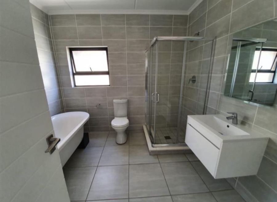To Let 2 Bedroom Property for Rent in Waterfall Gauteng