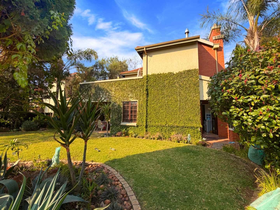 To Let 2 Bedroom Property for Rent in Paulshof Gauteng