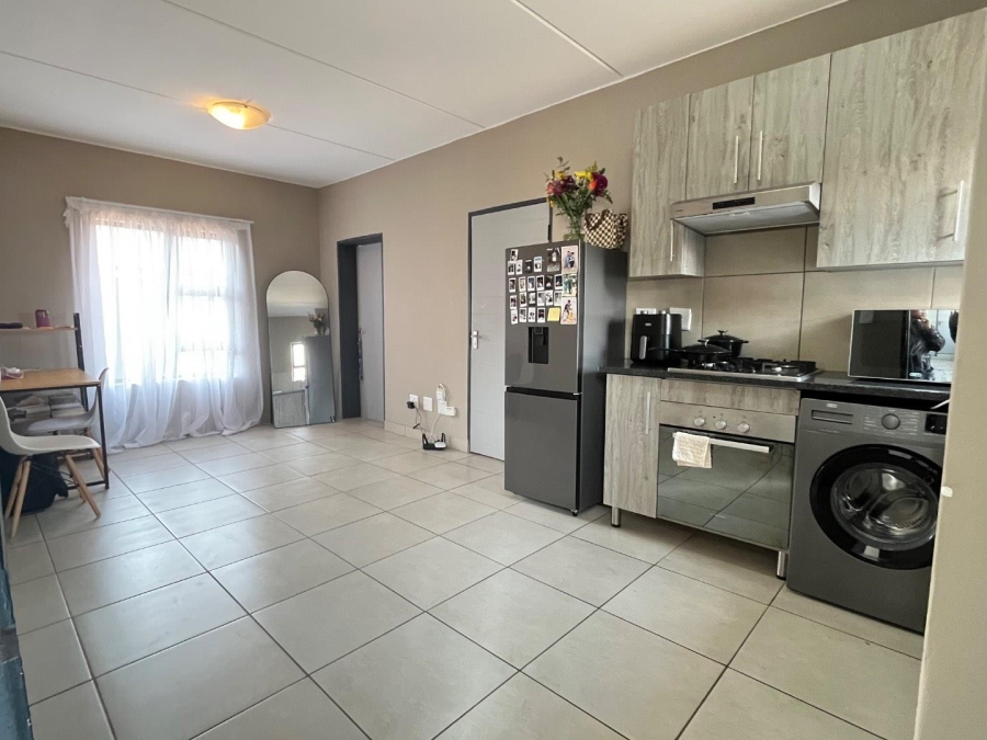 1 Bedroom Property for Sale in Glen Austin AH Gauteng
