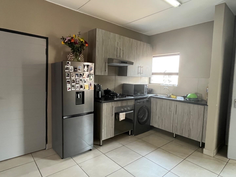1 Bedroom Property for Sale in Glen Austin AH Gauteng