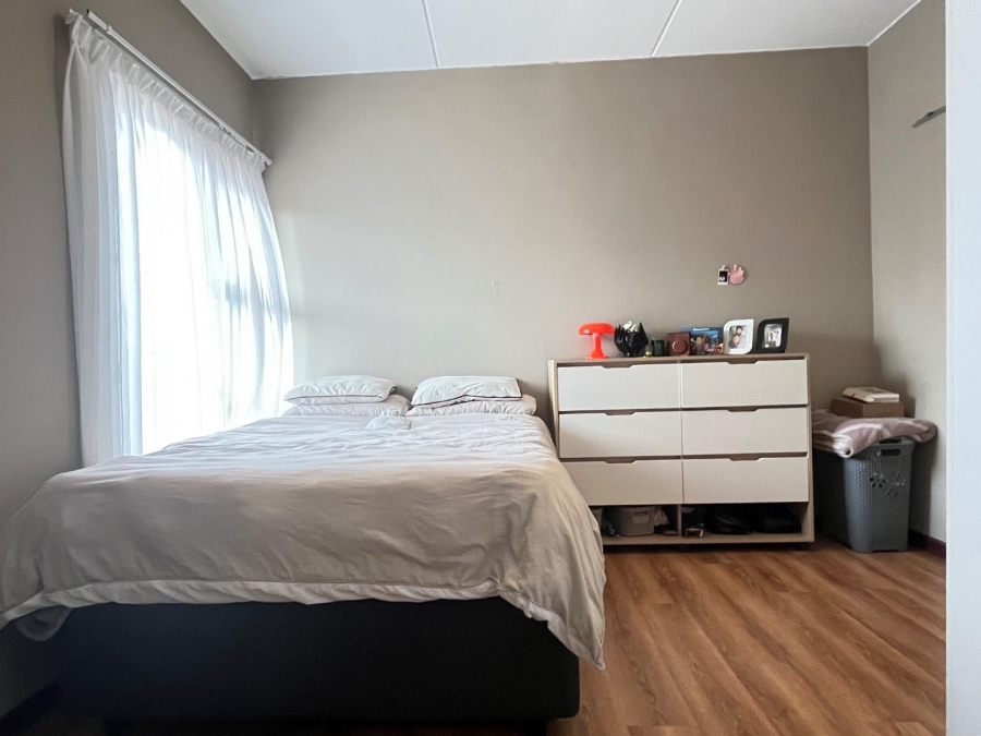1 Bedroom Property for Sale in Glen Austin AH Gauteng