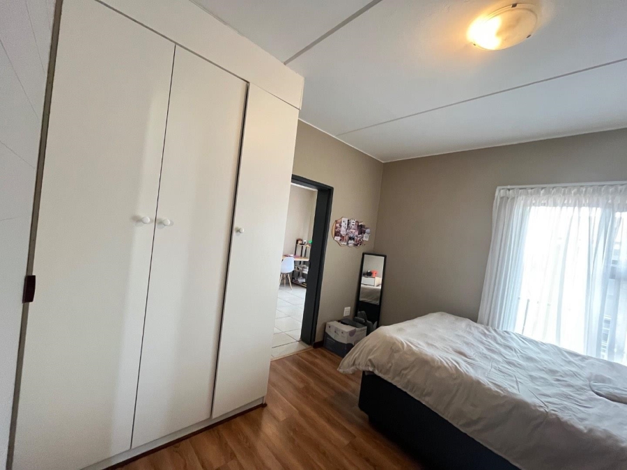 1 Bedroom Property for Sale in Glen Austin AH Gauteng