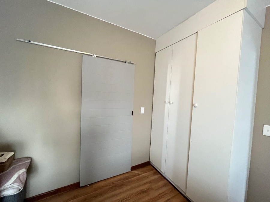 1 Bedroom Property for Sale in Glen Austin AH Gauteng