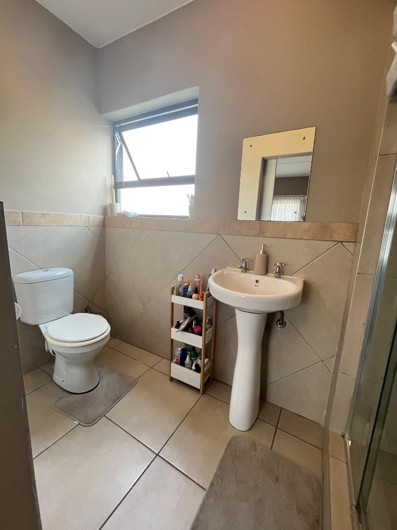 1 Bedroom Property for Sale in Glen Austin AH Gauteng