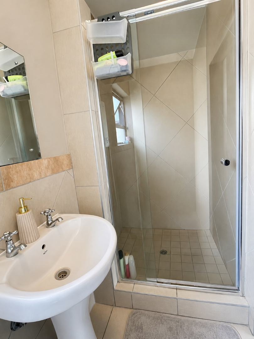 1 Bedroom Property for Sale in Glen Austin AH Gauteng
