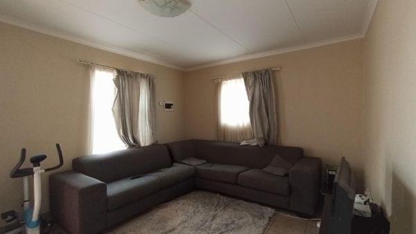 3 Bedroom Property for Sale in Kosmosdal Gauteng