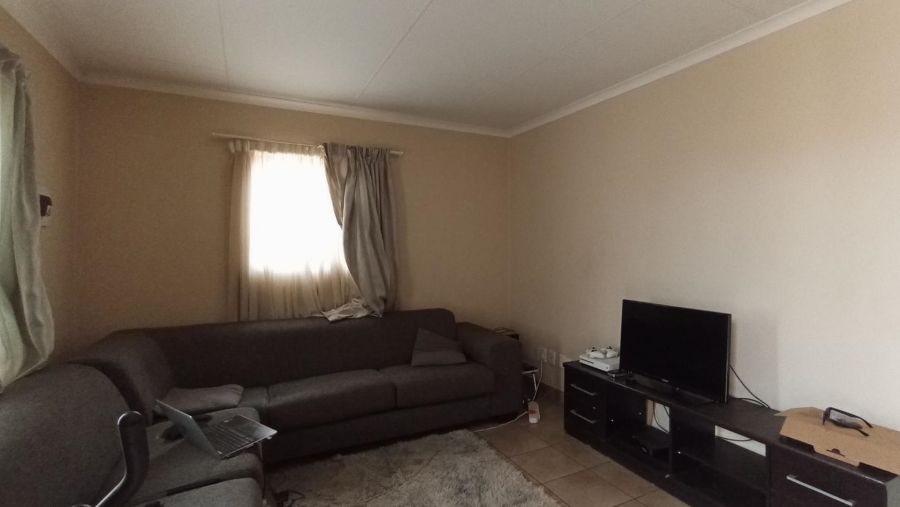 3 Bedroom Property for Sale in Kosmosdal Gauteng