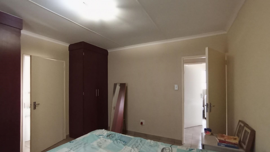 3 Bedroom Property for Sale in Kosmosdal Gauteng