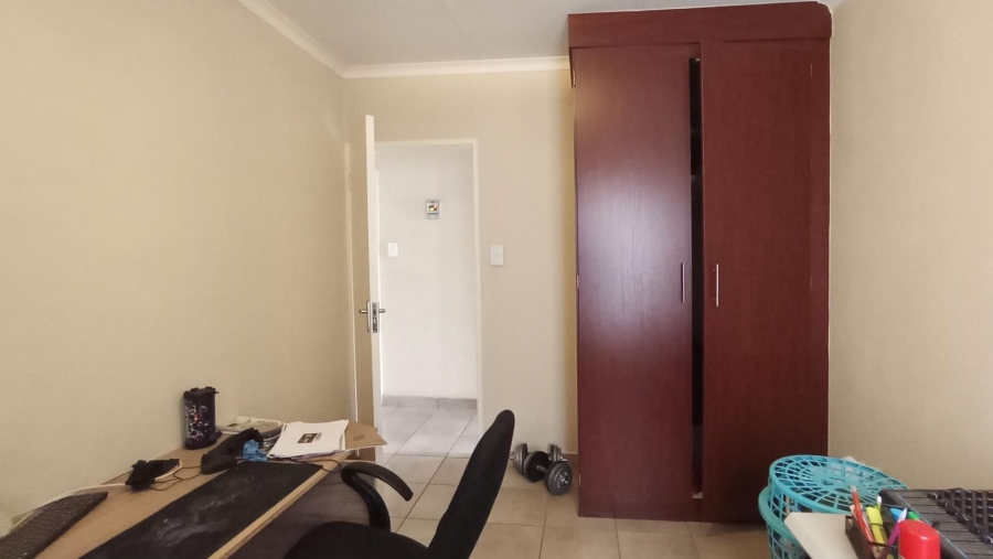 3 Bedroom Property for Sale in Kosmosdal Gauteng