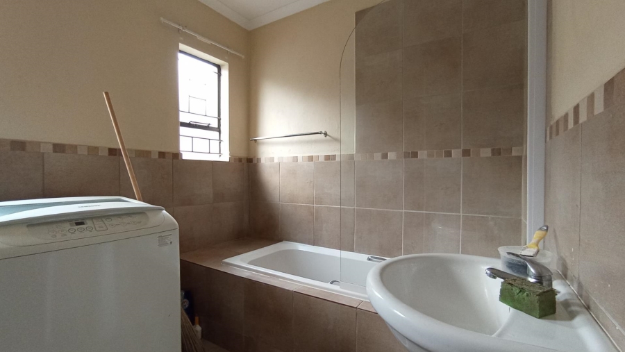 3 Bedroom Property for Sale in Kosmosdal Gauteng
