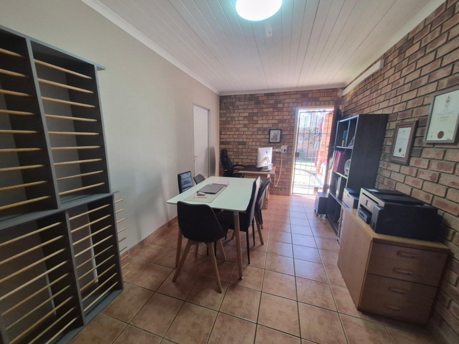 2 Bedroom Property for Sale in Elardus Park Gauteng
