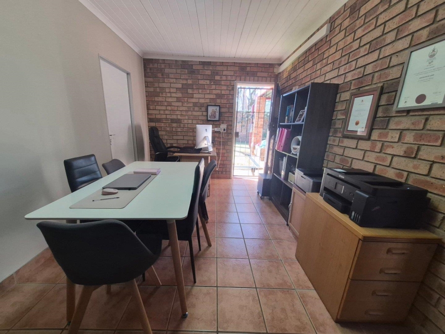 2 Bedroom Property for Sale in Elardus Park Gauteng