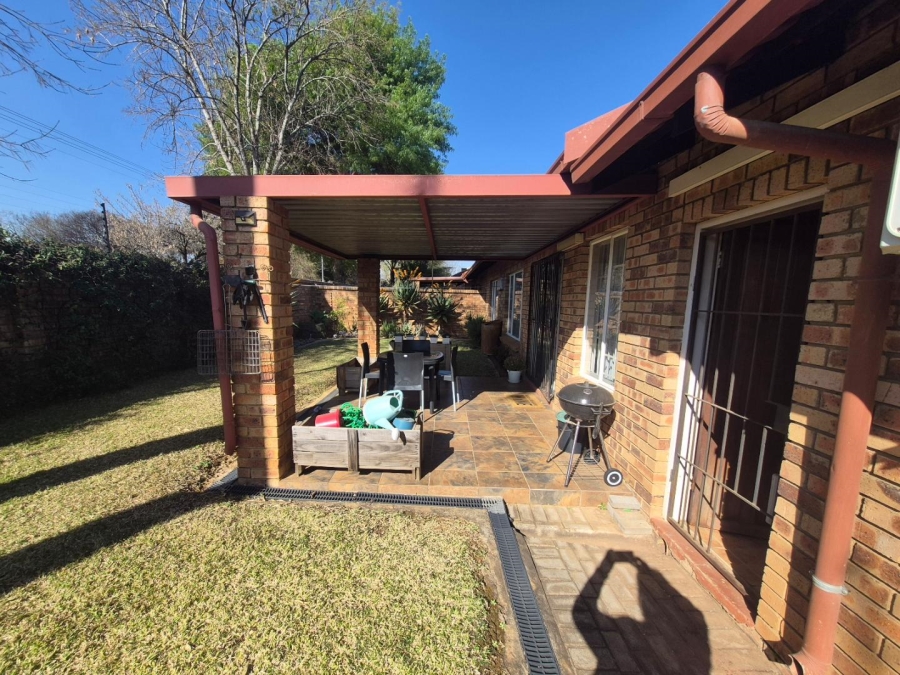 2 Bedroom Property for Sale in Elardus Park Gauteng