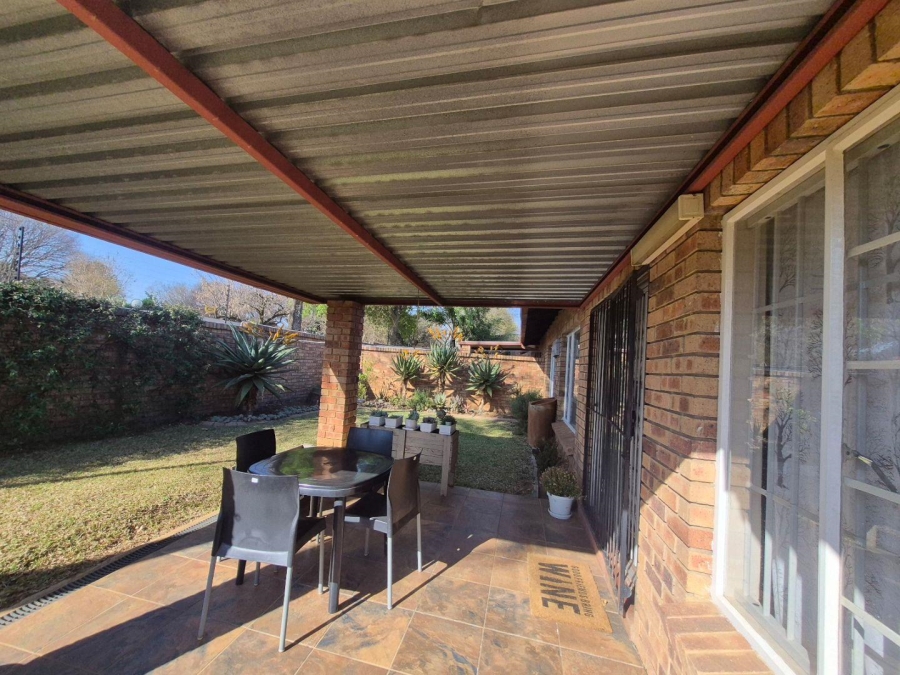 2 Bedroom Property for Sale in Elardus Park Gauteng