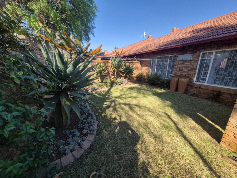 2 Bedroom Property for Sale in Elardus Park Gauteng