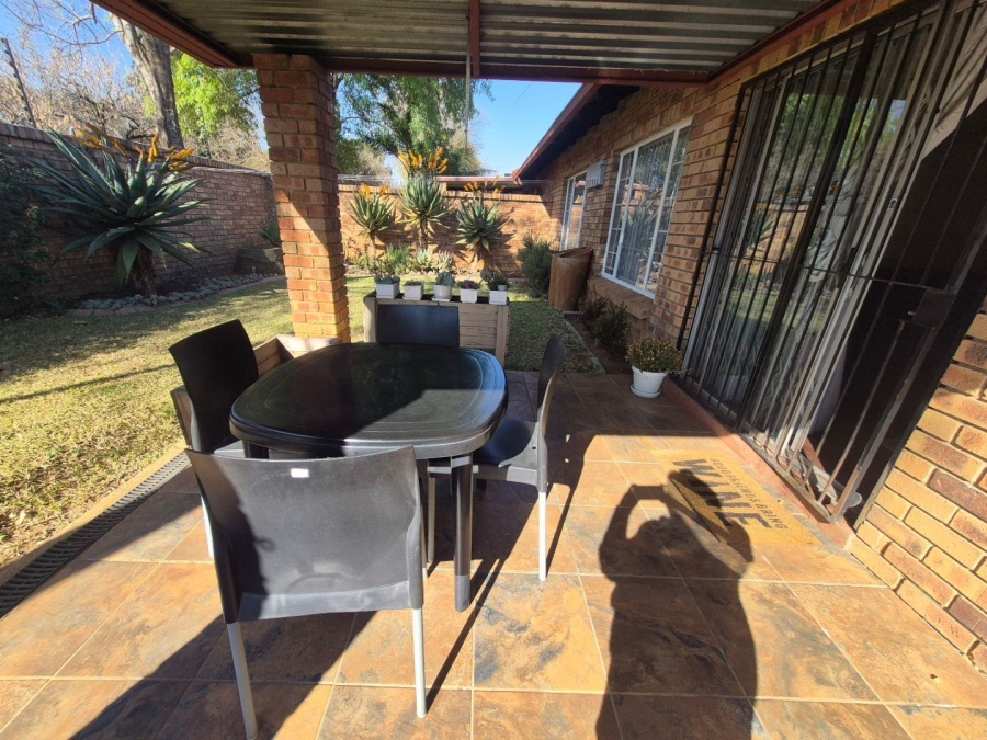 2 Bedroom Property for Sale in Elardus Park Gauteng