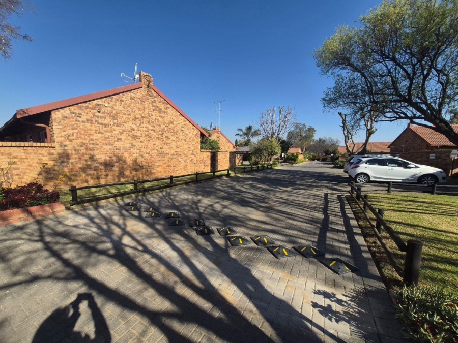 2 Bedroom Property for Sale in Elardus Park Gauteng