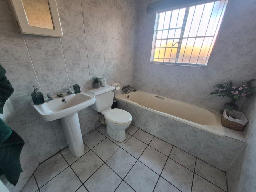 2 Bedroom Property for Sale in Elardus Park Gauteng