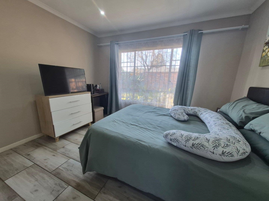 2 Bedroom Property for Sale in Elardus Park Gauteng