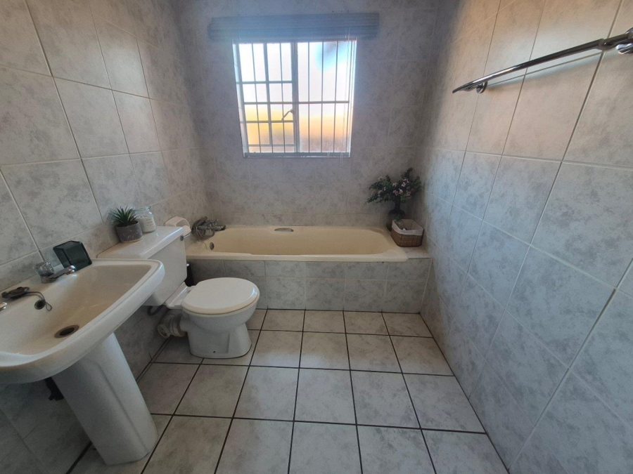 2 Bedroom Property for Sale in Elardus Park Gauteng