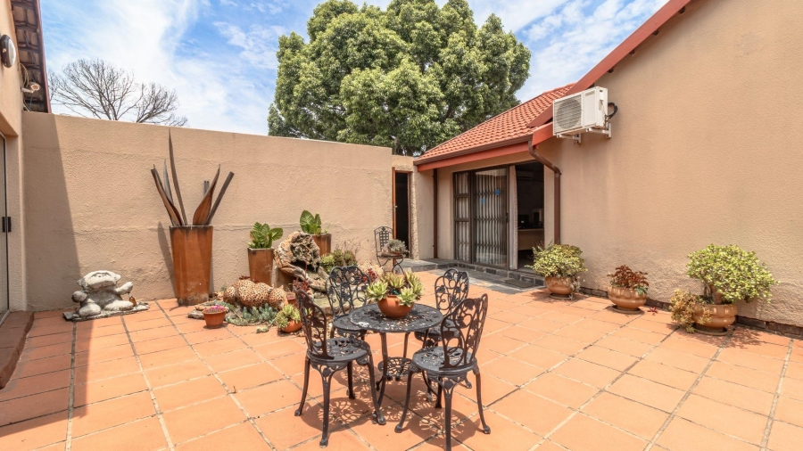 4 Bedroom Property for Sale in Randhart Gauteng