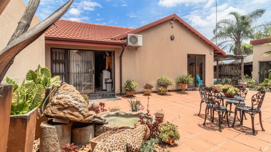 4 Bedroom Property for Sale in Randhart Gauteng