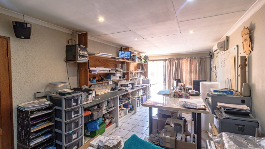 4 Bedroom Property for Sale in Randhart Gauteng