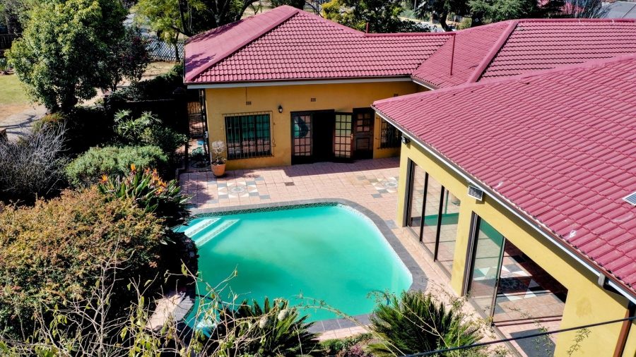 6 Bedroom Property for Sale in Northmead Gauteng