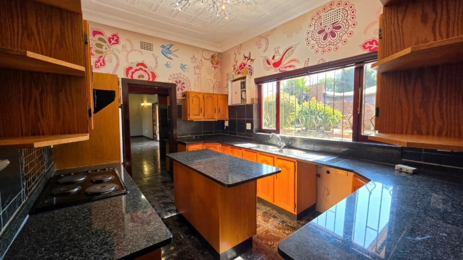 6 Bedroom Property for Sale in Northmead Gauteng
