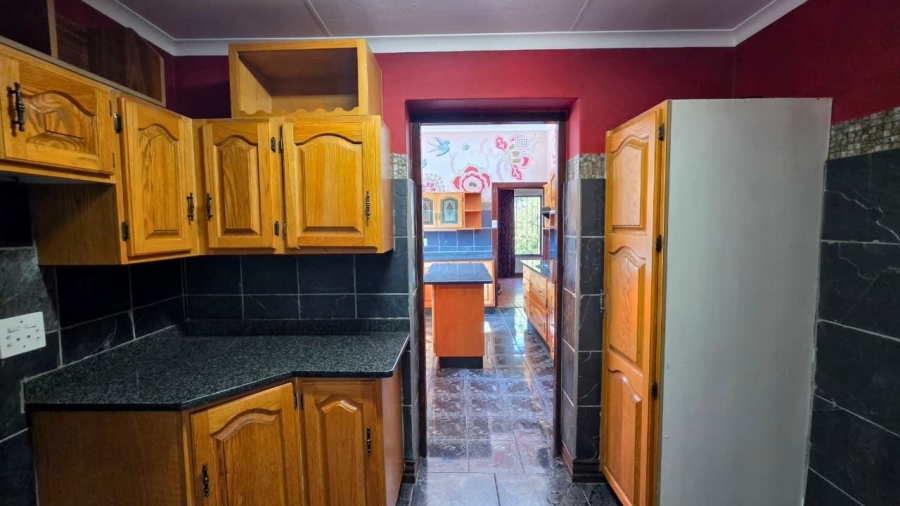 6 Bedroom Property for Sale in Northmead Gauteng