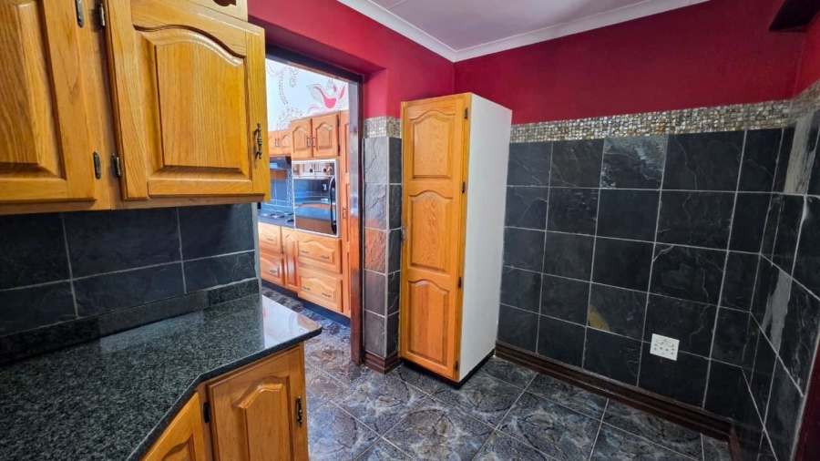 6 Bedroom Property for Sale in Northmead Gauteng