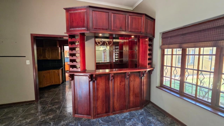 6 Bedroom Property for Sale in Northmead Gauteng