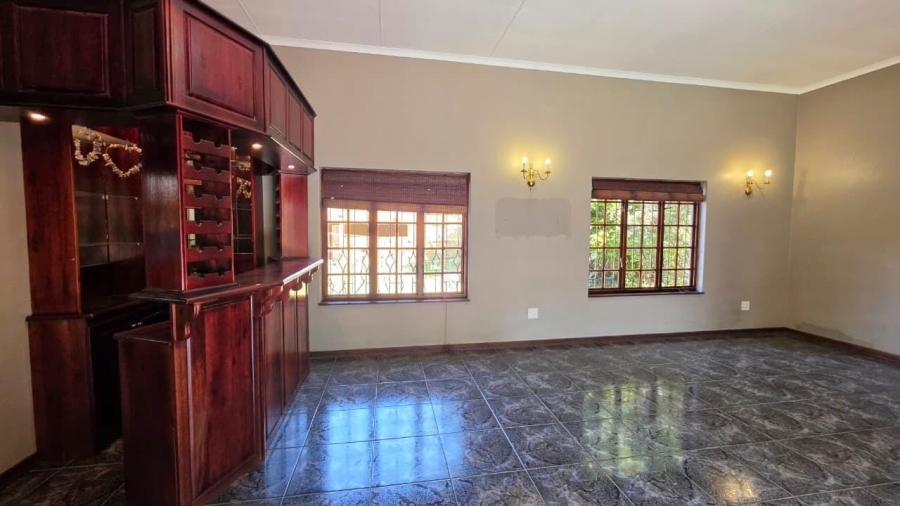 6 Bedroom Property for Sale in Northmead Gauteng