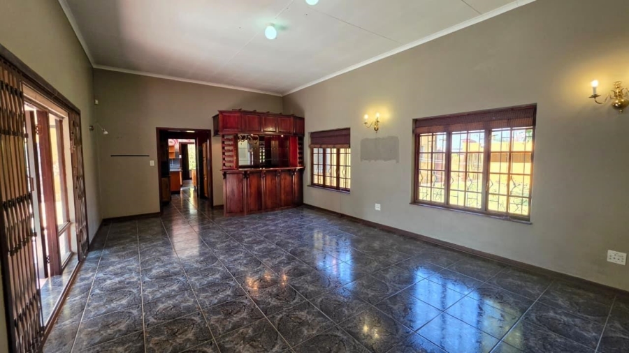 6 Bedroom Property for Sale in Northmead Gauteng