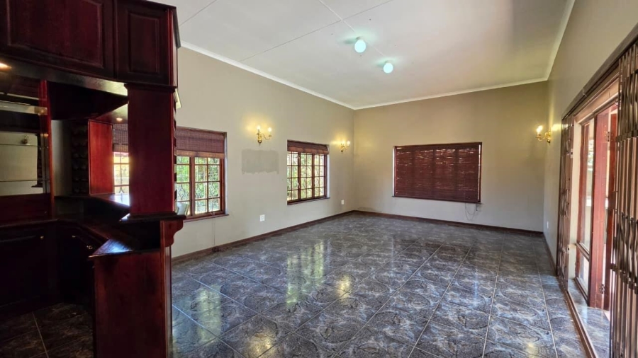 6 Bedroom Property for Sale in Northmead Gauteng