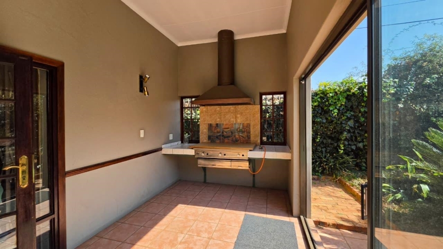 6 Bedroom Property for Sale in Northmead Gauteng