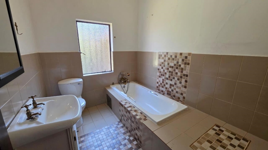 6 Bedroom Property for Sale in Northmead Gauteng