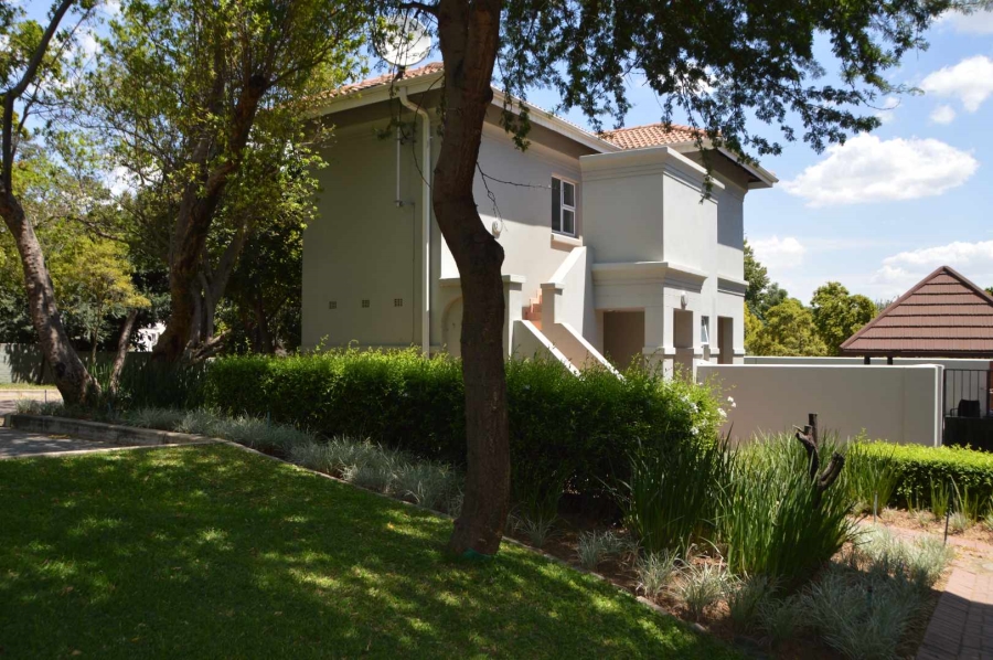 To Let 2 Bedroom Property for Rent in Bryanston Gauteng