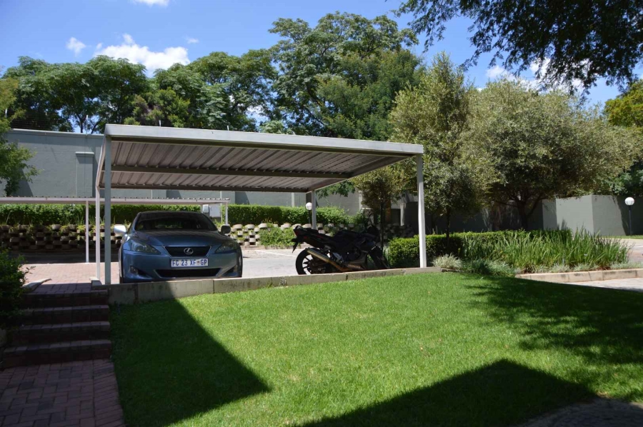To Let 2 Bedroom Property for Rent in Bryanston Gauteng