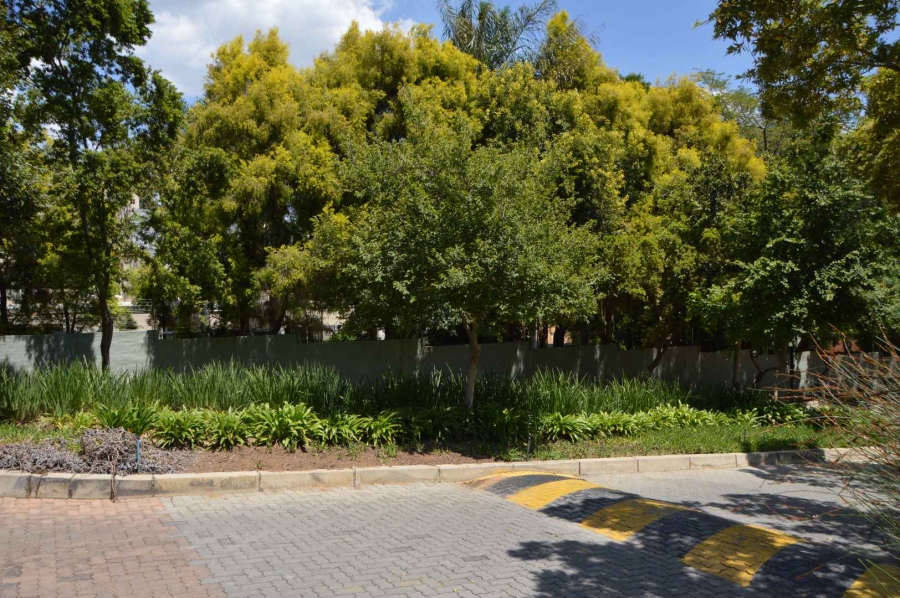 To Let 2 Bedroom Property for Rent in Bryanston Gauteng