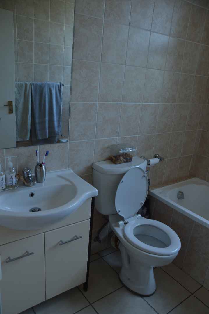 To Let 2 Bedroom Property for Rent in Bryanston Gauteng
