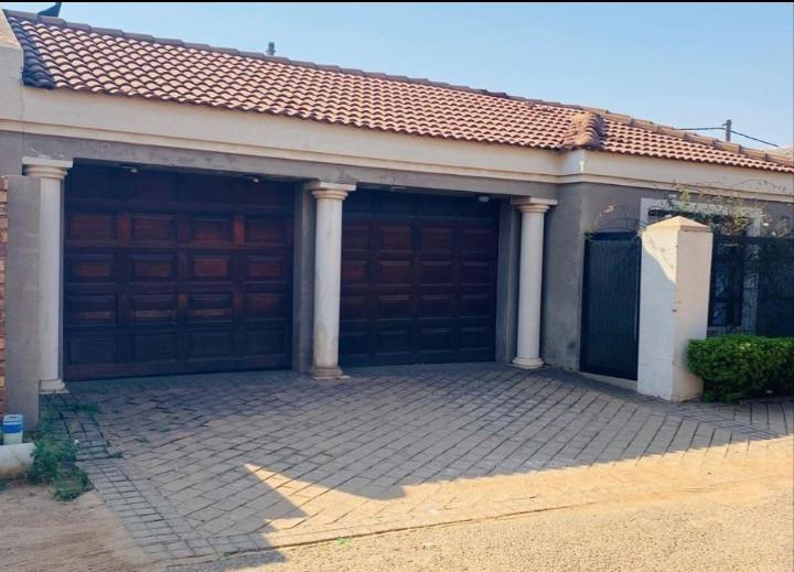 4 Bedroom Property for Sale in Mamelodi Gauteng