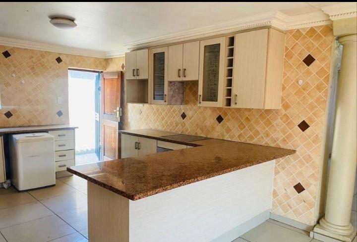 4 Bedroom Property for Sale in Mamelodi Gauteng