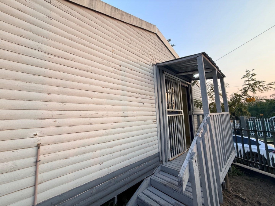 To Let 1 Bedroom Property for Rent in Radiokop Gauteng