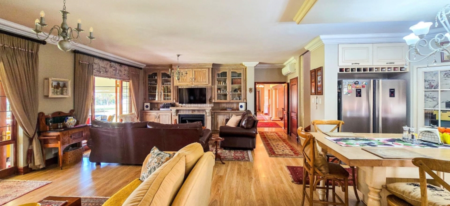 5 Bedroom Property for Sale in Mooikloof Equestrian Estate Gauteng