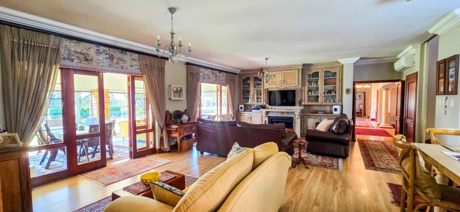 5 Bedroom Property for Sale in Mooikloof Equestrian Estate Gauteng