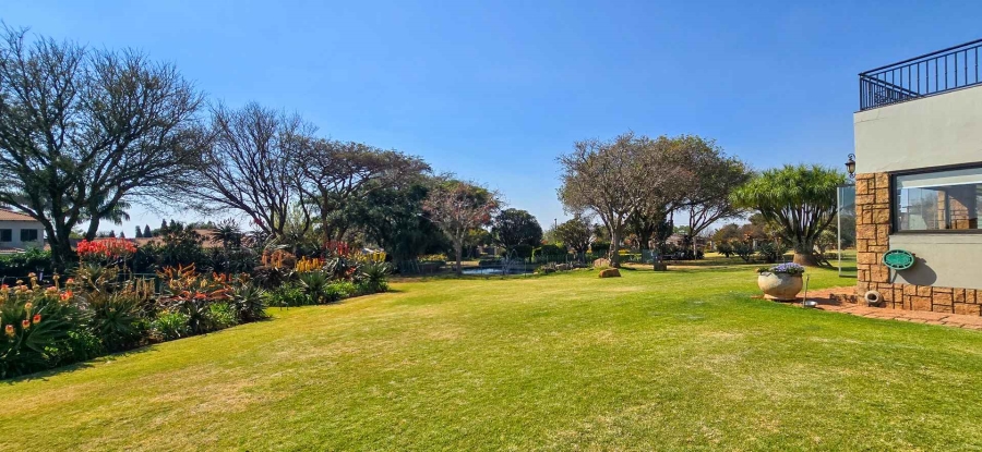 5 Bedroom Property for Sale in Mooikloof Equestrian Estate Gauteng