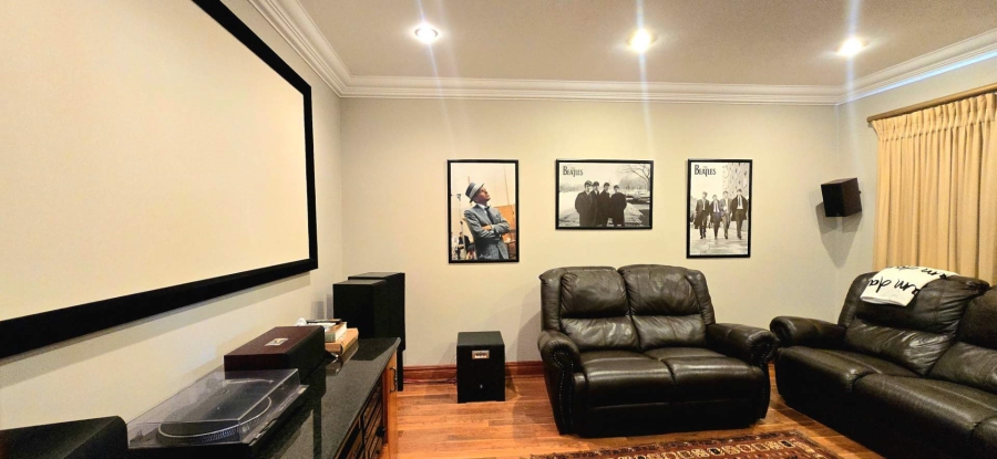 5 Bedroom Property for Sale in Mooikloof Equestrian Estate Gauteng