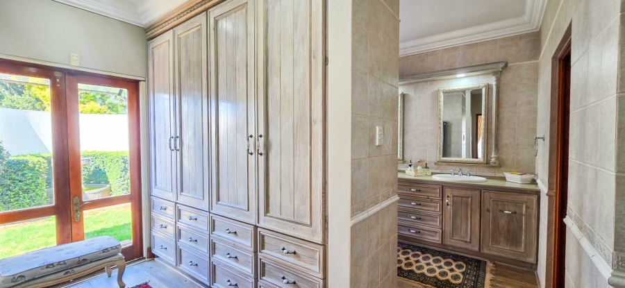 5 Bedroom Property for Sale in Mooikloof Equestrian Estate Gauteng